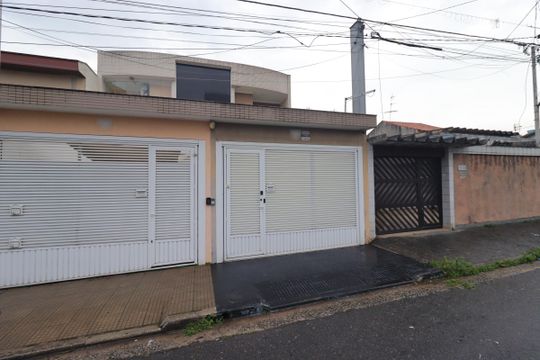 Fachada de casa para alugar com 3 quartos, 175m² em Vila Camilópolis, Santo André
