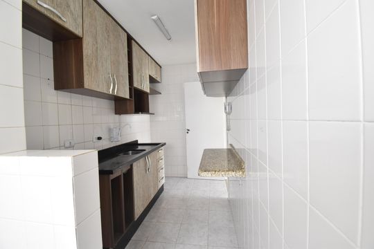 Cozinha de apartamento à venda com 2 quartos, 67m² em Campo Comprido, Curitiba