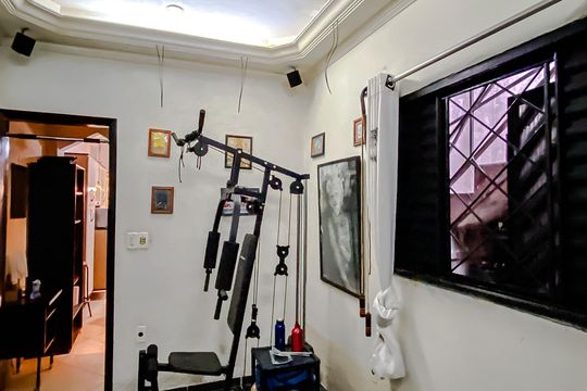 Academia de casa à venda com 3 quartos, 110m² em Pari, São Paulo