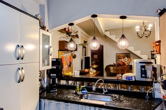 Cozinha de casa à venda com 3 quartos, 110m² em Pari, São Paulo