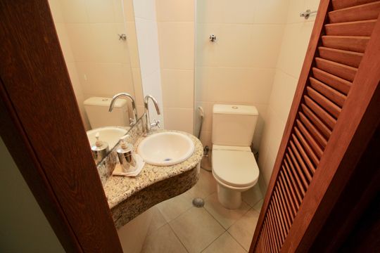 Banheiro da Suíte de apartamento para alugar com 1 quarto, 55m² em Aparecida, Santos