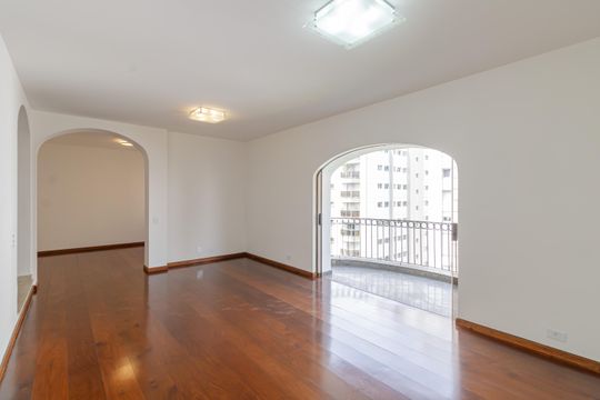 Apartamento para alugar com 5 quartos, 230m² em Vila Nova Conceição, São Paulo