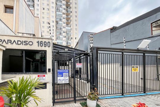 Fachada + plaquinha de apartamento para alugar com 2 quartos, 47m² em Campestre, São Caetano do Sul