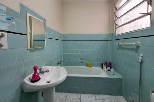 Banheiro de apartamento à venda com 3 quartos, 90m² em Icaraí, Niterói