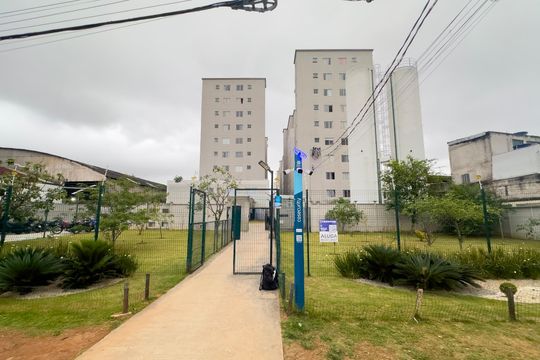 Fachada de apartamento para alugar com 2 quartos, 42m² em Vila Cristalia, São Paulo