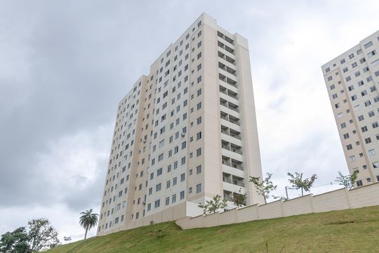 Fachada do bloco de apartamento para alugar com 2 quartos, 49m² em Braúnas, Belo Horizonte