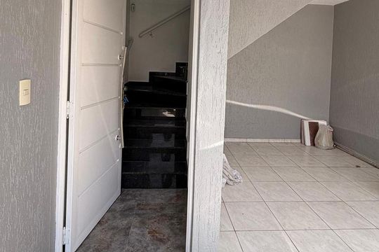 Garagem de casa à venda com 3 quartos, 125m² em Vila Ivone, São Paulo