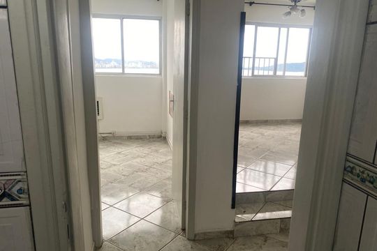 Corredor de apartamento para alugar com 1 quarto, 49m² em Ilha Porchat, São Vicente