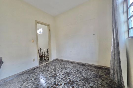 Quarto 1 de casa para alugar com 3 quartos, 220m² em Frei Eustaquio, Belo Horizonte