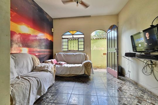 Casa para alugar com 3 quartos, 220m² em Frei Eustaquio, Belo Horizonte