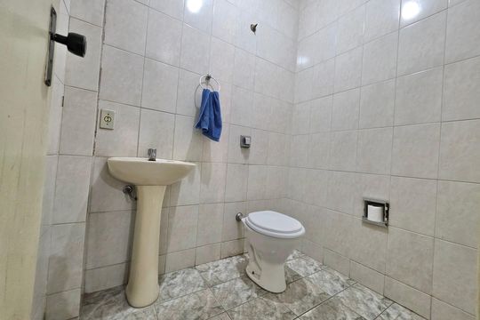 Banheiro  de casa para alugar com 3 quartos, 220m² em Frei Eustaquio, Belo Horizonte