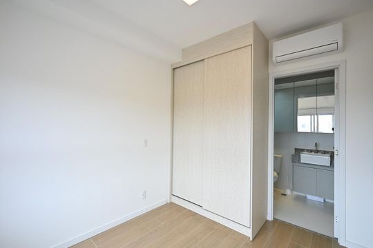 Suíte de apartamento para alugar com 2 quartos, 59m² em Vila Progredior, São Paulo