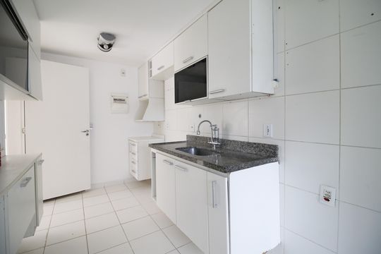 Cozinha de apartamento para alugar com 4 quartos, 101m² em Jacarepaguá, Rio de Janeiro