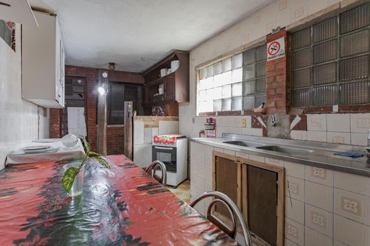 Cozinha e Área de Serviço de apartamento para alugar com 2 quartos, 100m² em Jardim do Salso, Porto Alegre