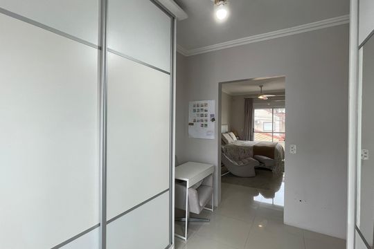 Cômodo Closet de casa para alugar com 2 quartos, 352m² em Caminho Novo, Palhoça