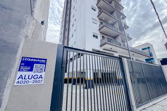 Fachada com Placa de apartamento para alugar com 2 quartos, 57m² em Chácara Califórnia, São Paulo