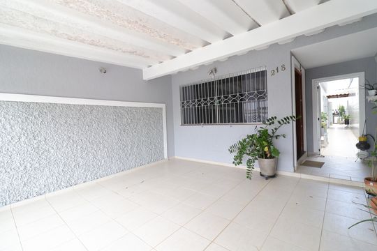 Garagem de casa à venda com 3 quartos, 200m² em Jardim Consorcio, São Paulo