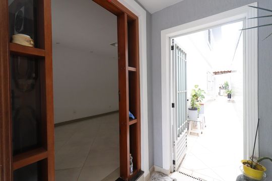 Entrada de casa à venda com 3 quartos, 200m² em Jardim Consorcio, São Paulo