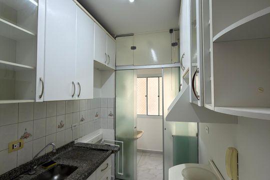 Cozinha  de apartamento à venda com 2 quartos, 54m² em Vila Santa Cassia, São Bernardo do Campo