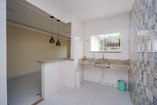 Cozinha de casa para alugar com 2 quartos, 64m² em Itaipuaçu, Maricá