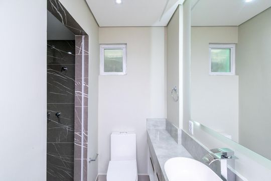 Banheiro da Suíte de apartamento para alugar com 2 quartos, 77m² em Cidade Ademar, São Paulo