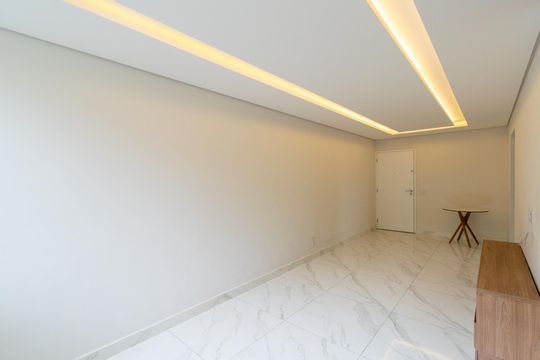 Sala  de apartamento para alugar com 2 quartos, 77m² em Cidade Ademar, São Paulo