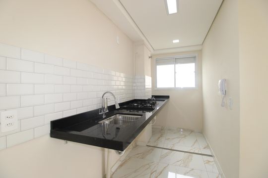 Cozinha de apartamento para alugar com 2 quartos, 41m² em Jardim Helian, São Paulo
