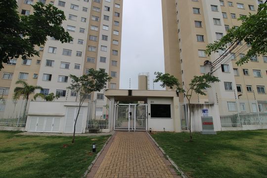 Fachada de apartamento para alugar com 2 quartos, 41m² em Jardim Helian, São Paulo
