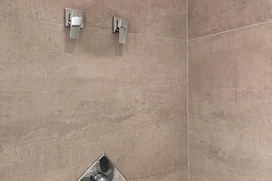Banheiro de kitnet/studio à venda com 1 quarto, 22m² em Itaim Bibi, São Paulo
