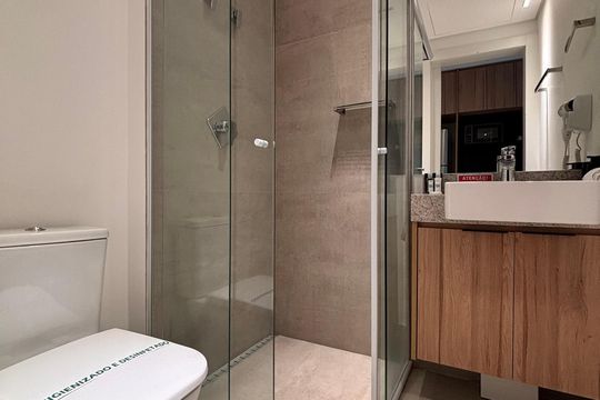Banheiro de kitnet/studio à venda com 1 quarto, 22m² em Itaim Bibi, São Paulo