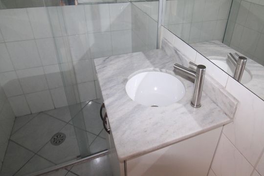 Banheiro 2 de apartamento para alugar com 2 quartos, 50m² em Santa Teresinha, São Paulo