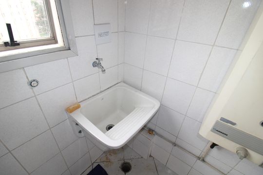 Área de Serviço de apartamento para alugar com 2 quartos, 50m² em Santa Teresinha, São Paulo