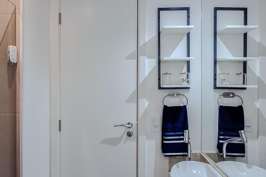 Banheiro de kitnet/studio para alugar com 1 quarto, 23m² em Jardim Vila Mariana, São Paulo