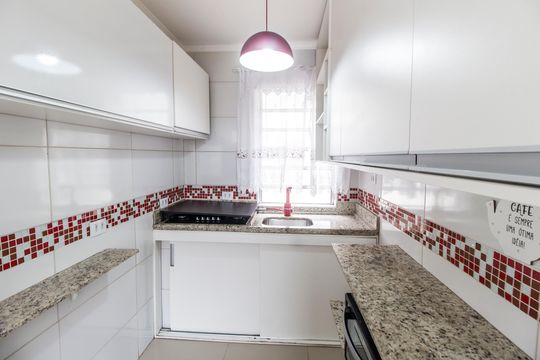 Cozinha de apartamento para alugar com 2 quartos, 46m² em Jardim Julio, Barueri