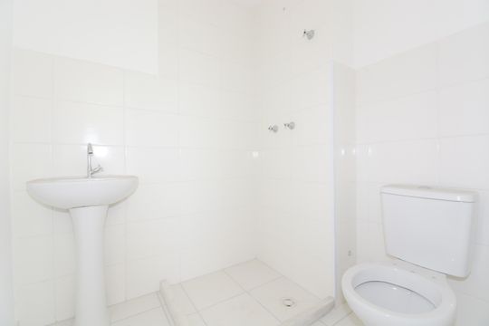 Banheiro de apartamento à venda com 2 quartos, 42m² em Vila Augusta, Guarulhos