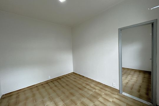 Sala de casa para alugar com 1 quarto, 37m² em Osvaldo Cruz, Rio de Janeiro