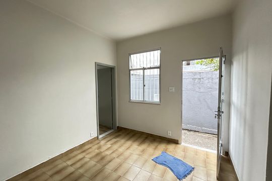 Casa para alugar com 1 quarto, 37m² em Osvaldo Cruz, Rio de Janeiro