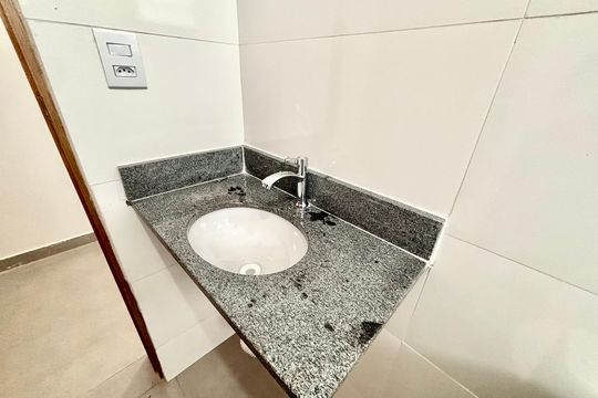 Banheiro de apartamento para alugar com 2 quartos, 50m² em Vila Dalila, São Paulo