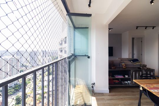 Varanda de apartamento à venda com 2 quartos, 47m² em Vila Anastácio, São Paulo