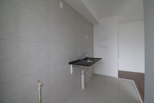 Cozinha de apartamento à venda com 2 quartos, 46m² em Barra Olímpica, Rio de Janeiro