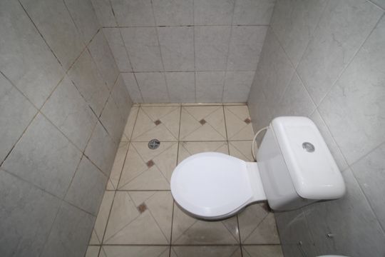 Banheiro de casa para alugar com 2 quartos, 40m² em Vila Basileia, São Paulo