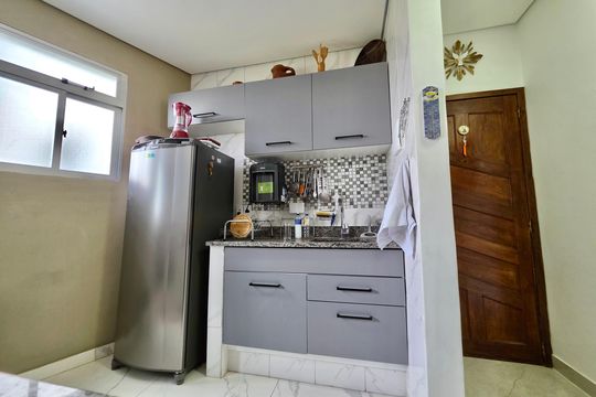 Cozinha e Área de Serviço de apartamento para alugar com 2 quartos, 67m² em Ipiranga, Belo Horizonte