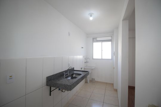 Cozinha de apartamento para alugar com 2 quartos, 46m² em Morro Santana, Porto Alegre