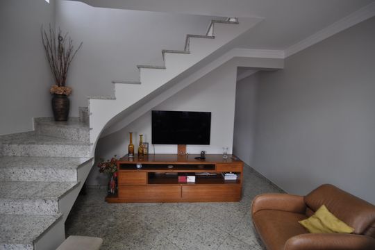 Sala de casa à venda com 3 quartos, 228m² em Vila Mazzei, São Paulo