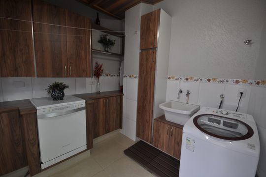 Área de serviço de casa à venda com 3 quartos, 228m² em Vila Mazzei, São Paulo