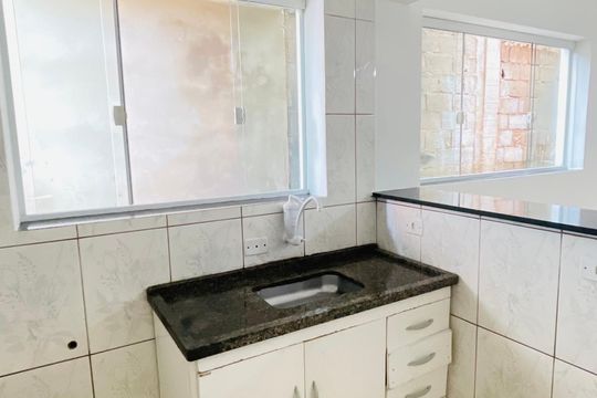 Cozinha de casa para alugar com 1 quarto, 46m² em Jardim Leonor, Cotia