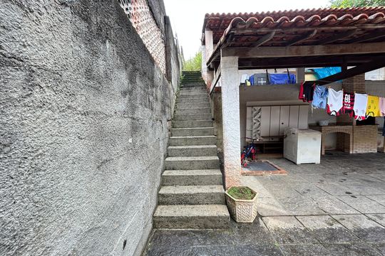 Área comum de casa à venda com 4 quartos, 480m² em Jardim Sulacap, Rio de Janeiro