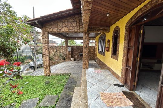 Varanda de casa à venda com 4 quartos, 480m² em Jardim Sulacap, Rio de Janeiro