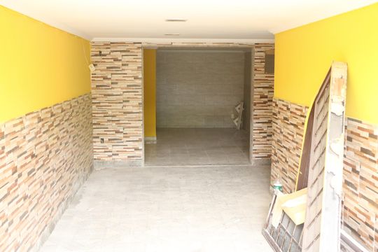 Garagem de casa para alugar com 2 quartos, 114m² em Caonze, Nova Iguaçu