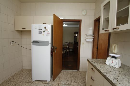 Cozinha de apartamento à venda com 4 quartos, 156m² em Gutierrez, Belo Horizonte